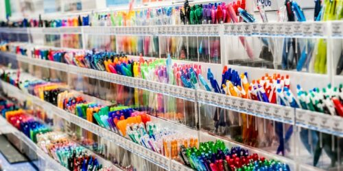 Jak zaopatrywać się hurtowo w artykuły biurowe?