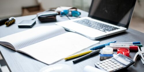 Akcesoria do pisania przydatne w każdym biurze